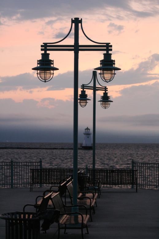 The Burlington Pier, Burlington at night Aug 21, 2009